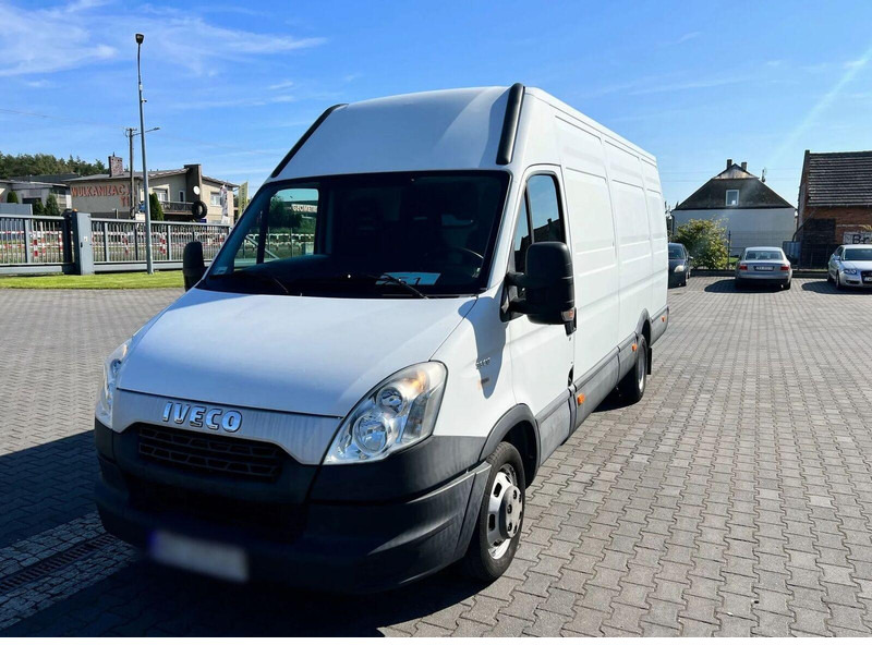 Iveco Daily 35C13 Blaszak L4H3 Long Maxi Max SALON PL - Dostavno vozilo sa zatvorenim sandukom: slika 1 Iveco Daily 35C13 Blaszak L4H3 Long Maxi Max SALON PL - Dostavno vozilo sa zatvorenim sandukom: slika 1