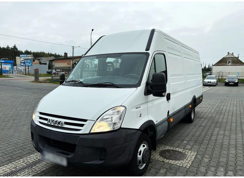 Iveco Daily 35C15 Furgon L4H2 Brygadówka 6-seater Doka Dubel Cabin - Dostavno vozilo sa zatvorenim sandukom: slika 2 Iveco Daily 35C15 Furgon L4H2 Brygadówka 6-seater Doka Dubel Cabin - Dostavno vozilo sa zatvorenim sandukom: slika 2