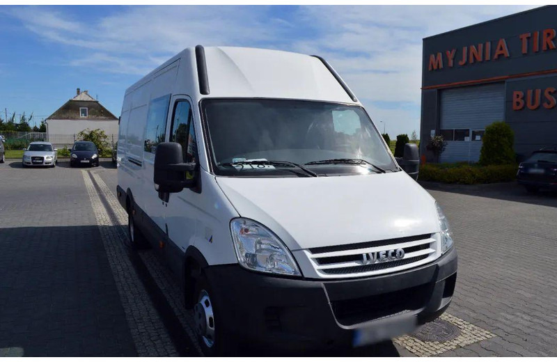 Iveco Daily 35C15 Furgon L4H3 Brygadówka 6-seater Doka Doubel Cabin - Minibus, Putnički kombi: slika 1 Iveco Daily 35C15 Furgon L4H3 Brygadówka 6-seater Doka Doubel Cabin - Minibus, Putnički kombi: slika 1