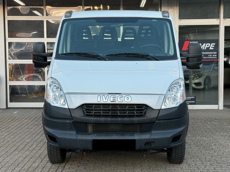 Iveco Daily 35C15 flatbed - Dostavno vozilo s ravnom platformom, Dostavno vozilo sa duplom kabinom: slika 2 Iveco Daily 35C15 flatbed - Dostavno vozilo s ravnom platformom, Dostavno vozilo sa duplom kabinom: slika 2