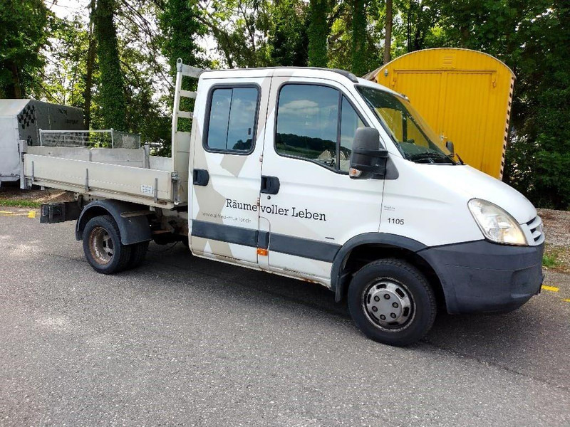 Iveco Daily 35S18 - Doka flatbed - Kamion sa tovarnim sandukom: slika 2 Iveco Daily 35S18 - Doka flatbed - Kamion sa tovarnim sandukom: slika 2