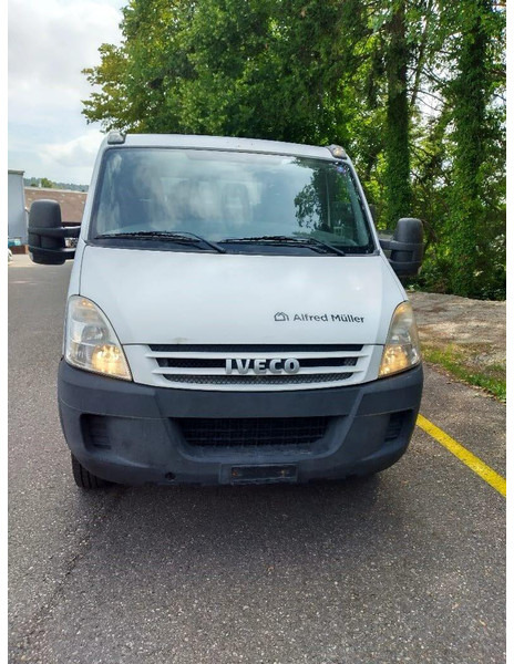 Iveco Daily 35S18 - Doka flatbed - Kamion sa tovarnim sandukom: slika 5 Iveco Daily 35S18 - Doka flatbed - Kamion sa tovarnim sandukom: slika 5