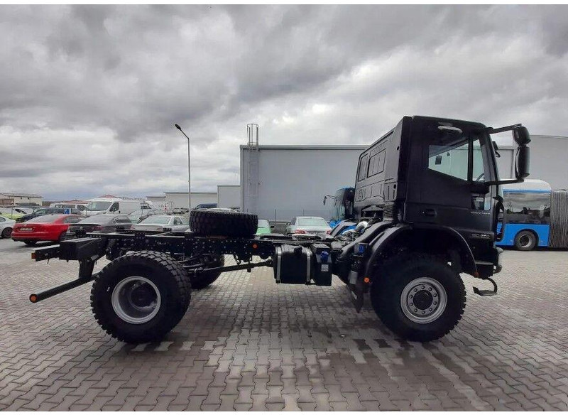 Iveco EuroCargo 4x4 ML150E28WS Chassis - Kamion sa golom šasijom i zatvorenom kabinom: slika 4 Iveco EuroCargo 4x4 ML150E28WS Chassis - Kamion sa golom šasijom i zatvorenom kabinom: slika 4