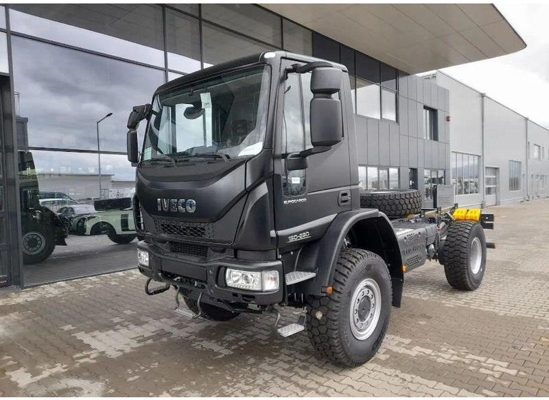 Iveco EuroCargo ML150E28WS - Kamion sa golom šasijom i zatvorenom kabinom: slika 1 Iveco EuroCargo ML150E28WS - Kamion sa golom šasijom i zatvorenom kabinom: slika 1