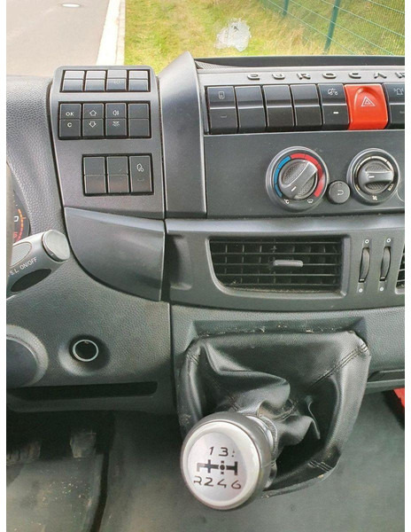 Kamion sa golom šasijom i zatvorenom kabinom Iveco Eurocargo 80E19 " Doka chassis: slika 7