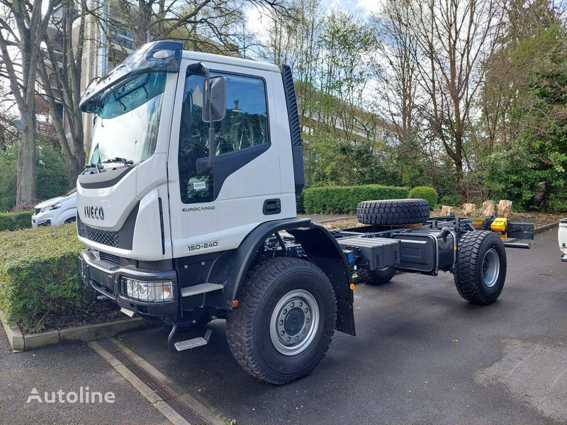 Iveco ML 150E24WS 4x4 - Kamion sa golom šasijom i zatvorenom kabinom: slika 1 Iveco ML 150E24WS 4x4 - Kamion sa golom šasijom i zatvorenom kabinom: slika 1
