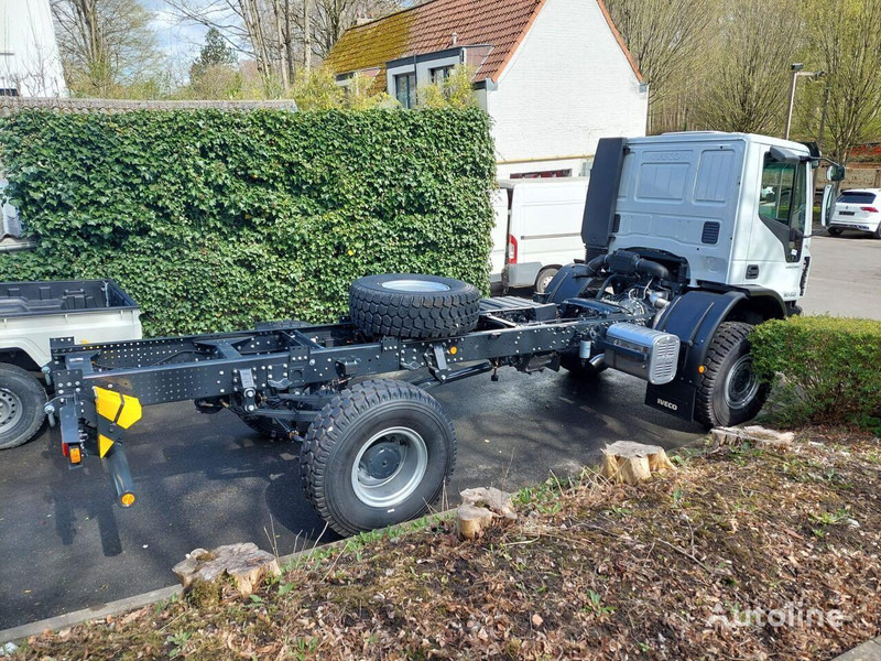 Iveco ML 150E24WS 4x4 - Kamion sa golom šasijom i zatvorenom kabinom: slika 3 Iveco ML 150E24WS 4x4 - Kamion sa golom šasijom i zatvorenom kabinom: slika 3