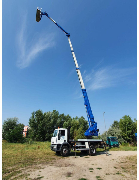 Iveco Eurocargo ML 180 E 24 - Bizocchi KJF 320 lifting basket 32 m - Kamion, Kamion sa dizalicom: slika 4 Iveco Eurocargo ML 180 E 24 - Bizocchi KJF 320 lifting basket 32 m - Kamion, Kamion sa dizalicom: slika 4