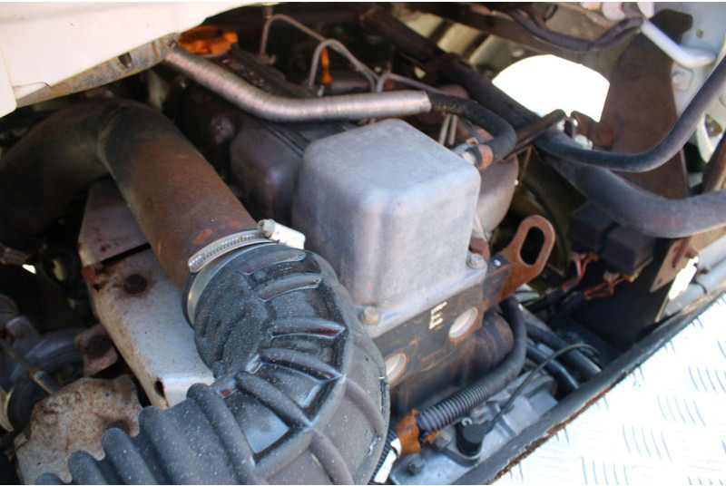 Kamion, Kamion sa dizalicom Nissan Cabstar E 120 Sequani Z20 - 20 meter: slika 10