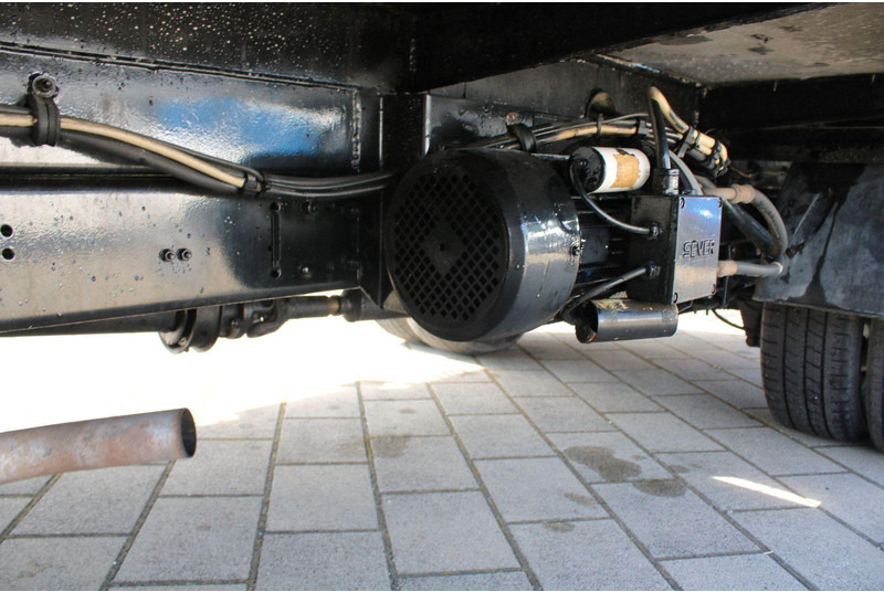 Kamion, Kamion sa dizalicom Nissan Cabstar E 120 Sequani Z20 - 20 meter: slika 14