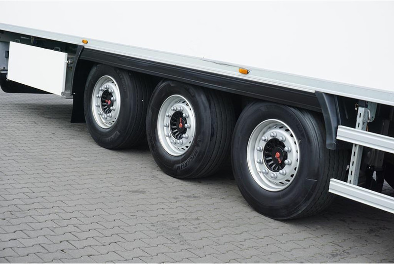 Poluprikolica hladnjače LAMBERET CHŁODNIA / CARRIER 1950 / MULTITEMPERATURA / OŚ PODNOSZONA: slika 9 Poluprikolica hladnjače LAMBERET CHŁODNIA / CARRIER 1950 / MULTITEMPERATURA / OŚ PODNOSZONA: slika 9