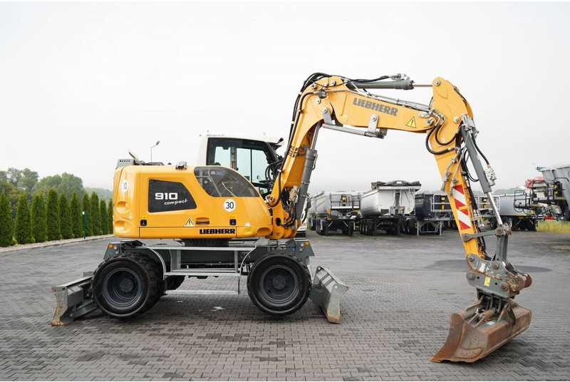 Liebherr 910 COMPACT LITRONIC / KOPARKA KOŁOWA / KLIMATYZACJA / KAMERA - Bager točkaš: slika 5 Liebherr 910 COMPACT LITRONIC / KOPARKA KOŁOWA / KLIMATYZACJA / KAMERA - Bager točkaš: slika 5