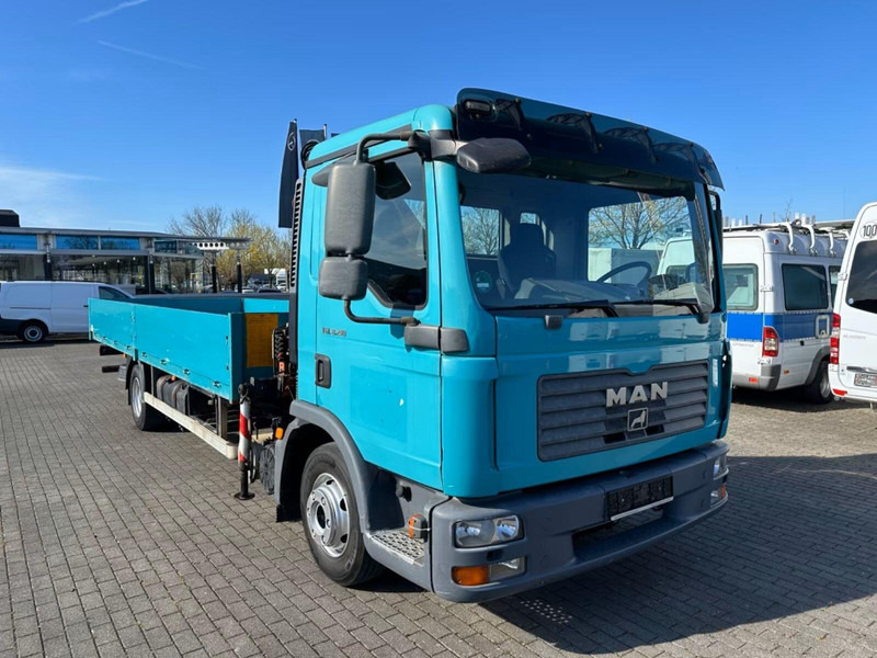 MAN TGL 8.210 - Flatbed truck + crane - Kamion sa tovarnim sandukom, Kamion sa dizalicom: slika 2 MAN TGL 8.210 - Flatbed truck + crane - Kamion sa tovarnim sandukom, Kamion sa dizalicom: slika 2