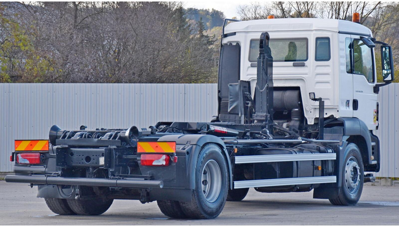 MAN TGS 18.320 Abrollkipper * Top Zustand! - Kamion sa hidrauličnom kukom: slika 5 MAN TGS 18.320 Abrollkipper * Top Zustand! - Kamion sa hidrauličnom kukom: slika 5