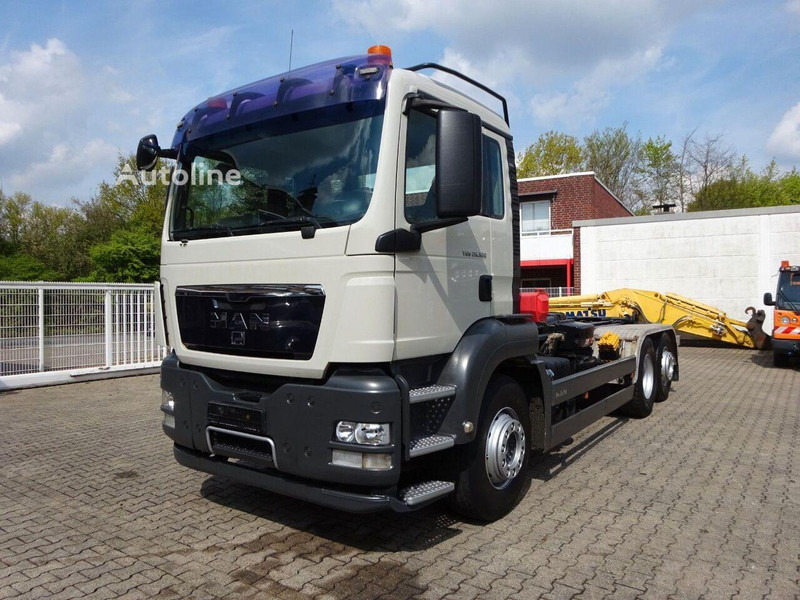 MAN TGS 26.320 - Hook lift truck - Kamion sa hidrauličnom kukom, Kamion sa dizalicom: slika 1 MAN TGS 26.320 - Hook lift truck - Kamion sa hidrauličnom kukom, Kamion sa dizalicom: slika 1
