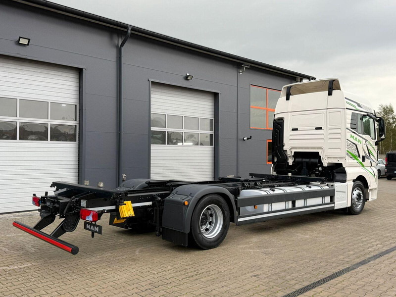 MAN TGX 18.470 // Przebieg 252 tyś. km !!! // Ciężarówka jak nowa // - Kamion sa golom šasijom i zatvorenom kabinom: slika 4 MAN TGX 18.470 // Przebieg 252 tyś. km !!! // Ciężarówka jak nowa // - Kamion sa golom šasijom i zatvorenom kabinom: slika 4