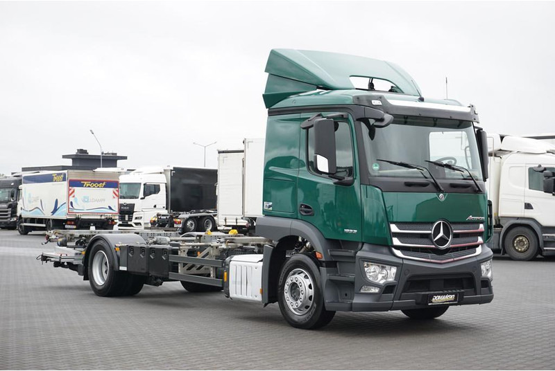 Mercedes-Benz 1833 / E 6 / BDF + WINDA / 7.15 , 7.45, 7.82 M / ŁAD. 9 610 KG - Kamion sa golom šasijom i zatvorenom kabinom: slika 2 Mercedes-Benz 1833 / E 6 / BDF + WINDA / 7.15 , 7.45, 7.82 M / ŁAD. 9 610 KG - Kamion sa golom šasijom i zatvorenom kabinom: slika 2