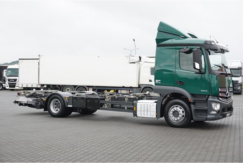 Mercedes-Benz 1833 / E 6 / BDF + WINDA / 7.15 , 7.45, 7.82 M / ŁAD. 9 610 KG - Kamion sa golom šasijom i zatvorenom kabinom: slika 4 Mercedes-Benz 1833 / E 6 / BDF + WINDA / 7.15 , 7.45, 7.82 M / ŁAD. 9 610 KG - Kamion sa golom šasijom i zatvorenom kabinom: slika 4