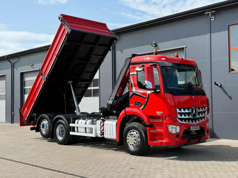 Mercedes-Benz AROCS 2532 // E6 // wywrotka 3-Stronna + HIAB HIDUO 158 B-2 // 6 - Istovarivač, Kamion sa dizalicom: slika 1 Mercedes-Benz AROCS 2532 // E6 // wywrotka 3-Stronna + HIAB HIDUO 158 B-2 // 6 - Istovarivač, Kamion sa dizalicom: slika 1