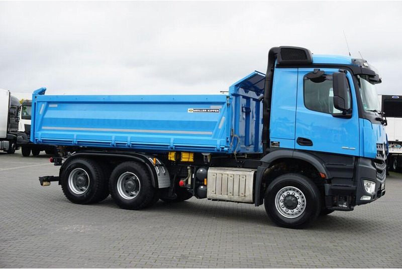 Mercedes-Benz AROCS / 2545 / E 6 / WYWROTKA / 6 X 6 / HYDROBURTA - Istovarivač: slika 4 Mercedes-Benz AROCS / 2545 / E 6 / WYWROTKA / 6 X 6 / HYDROBURTA - Istovarivač: slika 4