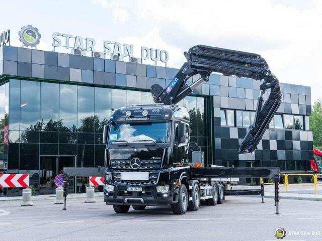 Mercedes-Benz AROCS 3251 8x4 HMF 8520 Fly Jib Winch - Kamion sa tovarnim sandukom, Kamion sa dizalicom: slika 4 Mercedes-Benz AROCS 3251 8x4 HMF 8520 Fly Jib Winch - Kamion sa tovarnim sandukom, Kamion sa dizalicom: slika 4