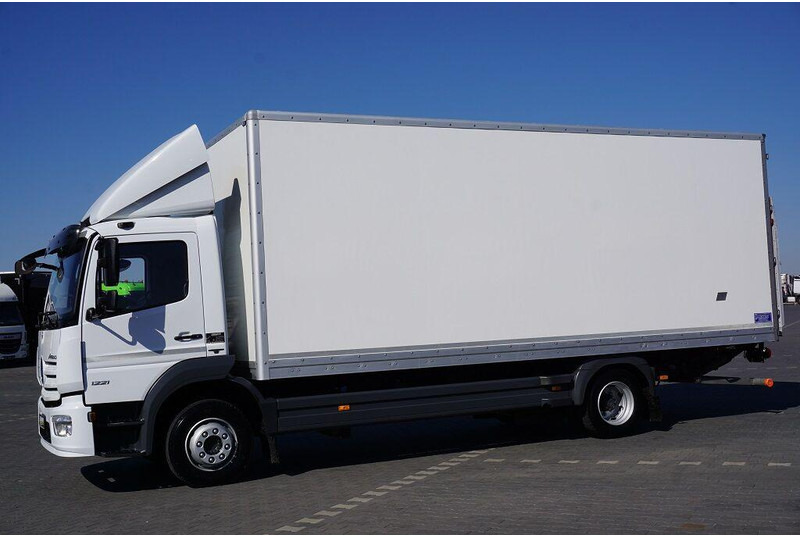 Mercedes-Benz ATEGO / 1221 / ACC / EURO 6 / KONTENER + WINDA / 17 PALET - Kamion sa zatvorenim sandukom: slika 3 Mercedes-Benz ATEGO / 1221 / ACC / EURO 6 / KONTENER + WINDA / 17 PALET - Kamion sa zatvorenim sandukom: slika 3