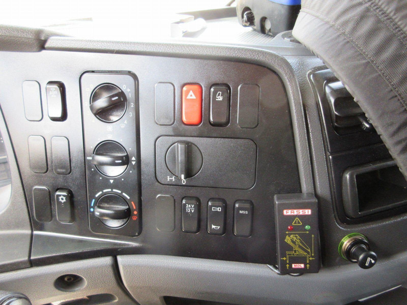 Mercedes-Benz ATEGO 1224 L - Kamion sa tovarnim sandukom, Kamion sa dizalicom: slika 4 Mercedes-Benz ATEGO 1224 L - Kamion sa tovarnim sandukom, Kamion sa dizalicom: slika 4