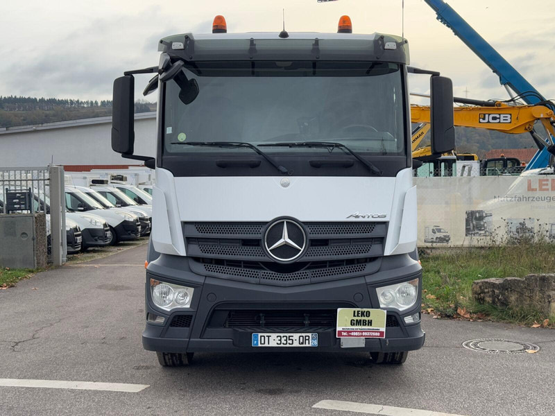 Mercedes-Benz Antos 2540 - Kamion sa golom šasijom i zatvorenom kabinom: slika 4 Mercedes-Benz Antos 2540 - Kamion sa golom šasijom i zatvorenom kabinom: slika 4
