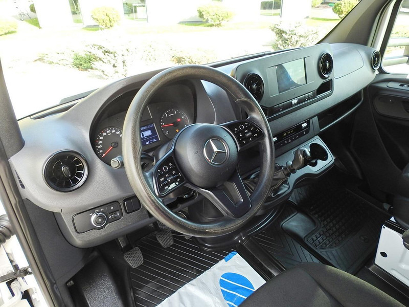 Mercedes-Benz SPRINTER 516 SKRZYNIA PODWÓJNA KABINA DOKA 6 MIEJSC TEMPOMAT KLI - Dostavno vozilo s ravnom platformom: slika 2 Mercedes-Benz SPRINTER 516 SKRZYNIA PODWÓJNA KABINA DOKA 6 MIEJSC TEMPOMAT KLI - Dostavno vozilo s ravnom platformom: slika 2