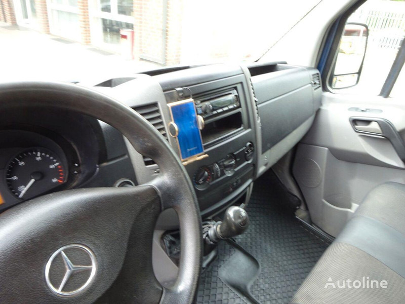 Dostavno vozilo s ravnom platformom Mercedes-Benz Sprinter 313 CDI Flatbed: slika 12 Dostavno vozilo s ravnom platformom Mercedes-Benz Sprinter 313 CDI Flatbed: slika 12