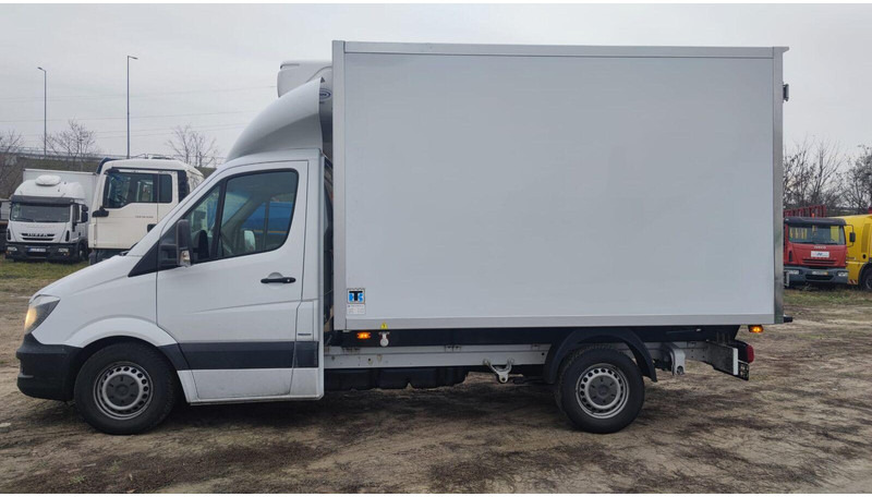 Mercedes-Benz Sprinter 316 cdi - Carrier Xarios 500 frigo - 3,5t - 220V - Dostavno vozilo hladnjača: slika 4 Mercedes-Benz Sprinter 316 cdi - Carrier Xarios 500 frigo - 3,5t - 220V - Dostavno vozilo hladnjača: slika 4