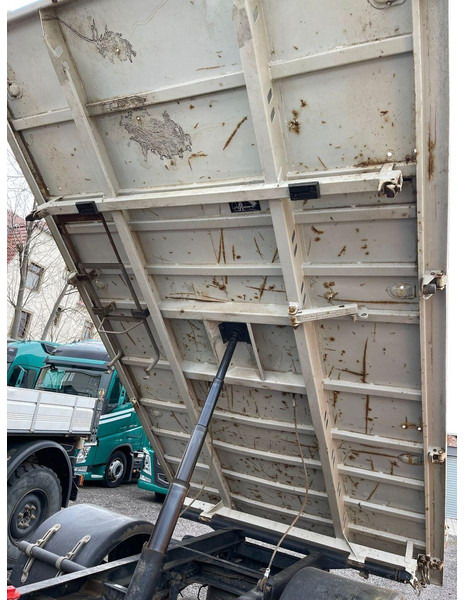 Mitsubishi Fuso 4x4 3 way tipper - Istovarivač: slika 5 Mitsubishi Fuso 4x4 3 way tipper - Istovarivač: slika 5