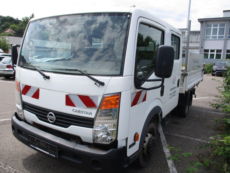 Nissan Cabstar Cabstar 35.XX Doppelkabine - Kamion sa tovarnim sandukom: slika 1 Nissan Cabstar Cabstar 35.XX Doppelkabine - Kamion sa tovarnim sandukom: slika 1