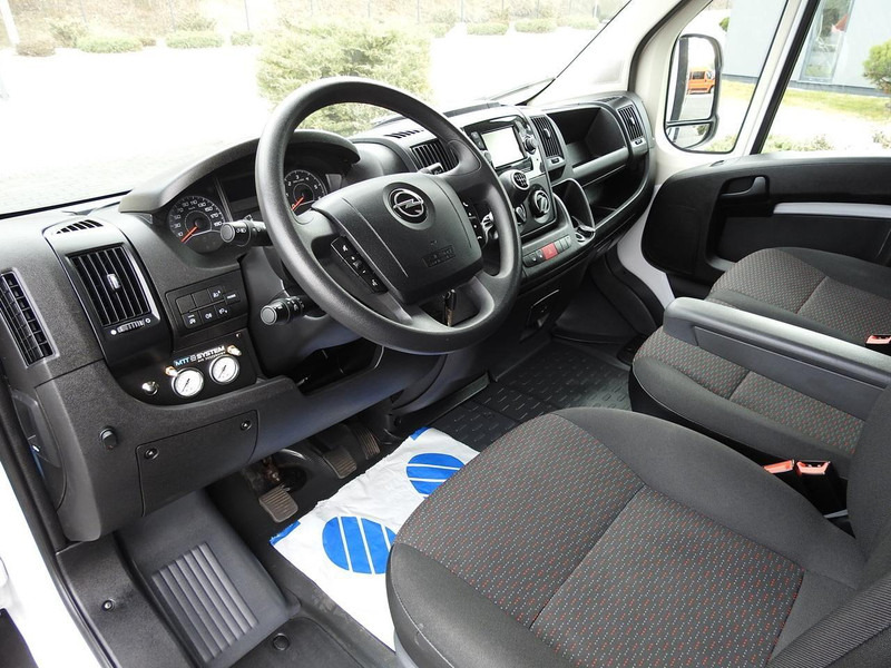 Opel MOVANO  PLANDEKA 10 PALET WEBASTO TEMPOMAT PNEUMATYKA KLIMATYZAC - Dostavno vozilo sa ceradom: slika 2 Opel MOVANO  PLANDEKA 10 PALET WEBASTO TEMPOMAT PNEUMATYKA KLIMATYZAC - Dostavno vozilo sa ceradom: slika 2