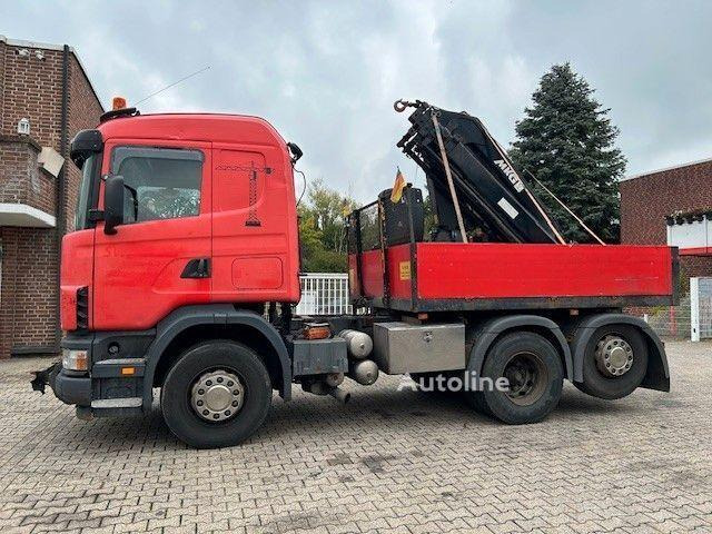 Scania 124 L 470 - Flatbed + crane - Kamion sa tovarnim sandukom, Kamion sa dizalicom: slika 1 Scania 124 L 470 - Flatbed + crane - Kamion sa tovarnim sandukom, Kamion sa dizalicom: slika 1