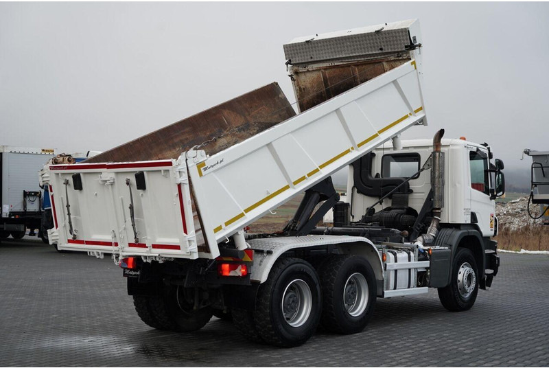 Scania P 410 / 6x4 / WYWROTKA DWU-STRONNA / HYDROBURTA / BOARDMATIC / - Istovarivač: slika 5 Scania P 410 / 6x4 / WYWROTKA DWU-STRONNA / HYDROBURTA / BOARDMATIC / - Istovarivač: slika 5