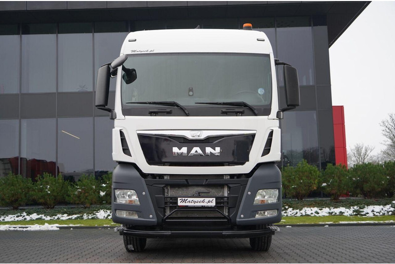 MAN TGX 18.470 / 4x4 / HYDRAULIKA / HYDRODRIVE / OPONY 100% / NAVI R - Tegljač: slika 3 MAN TGX 18.470 / 4x4 / HYDRAULIKA / HYDRODRIVE / OPONY 100% / NAVI R - Tegljač: slika 3