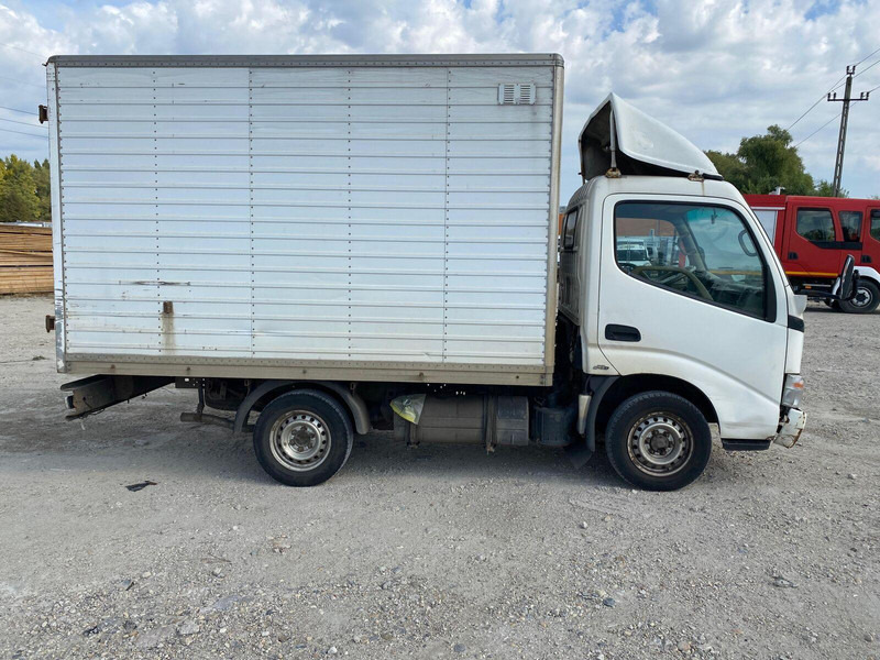 Toyota Dyna 100 3,0 D - Koffer - Dostavno vozilo sa zatvorenim sandukom: slika 4 Toyota Dyna 100 3,0 D - Koffer - Dostavno vozilo sa zatvorenim sandukom: slika 4