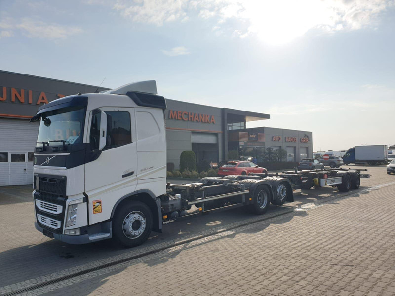 Volvo FH 460 EURO 6 BDF SWAP CHASSIS + TRAILER FLIEGL TWP180 - Kamion sa golom šasijom i zatvorenom kabinom: slika 1 Volvo FH 460 EURO 6 BDF SWAP CHASSIS + TRAILER FLIEGL TWP180 - Kamion sa golom šasijom i zatvorenom kabinom: slika 1