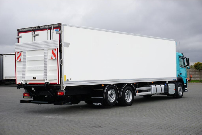 Volvo FM / 330 / E 6 / CHŁODNIA + WINDA / 23 PALETY / OŚ SKRĘTNA / DŁ - Hladnjača: slika 5 Volvo FM / 330 / E 6 / CHŁODNIA + WINDA / 23 PALETY / OŚ SKRĘTNA / DŁ - Hladnjača: slika 5