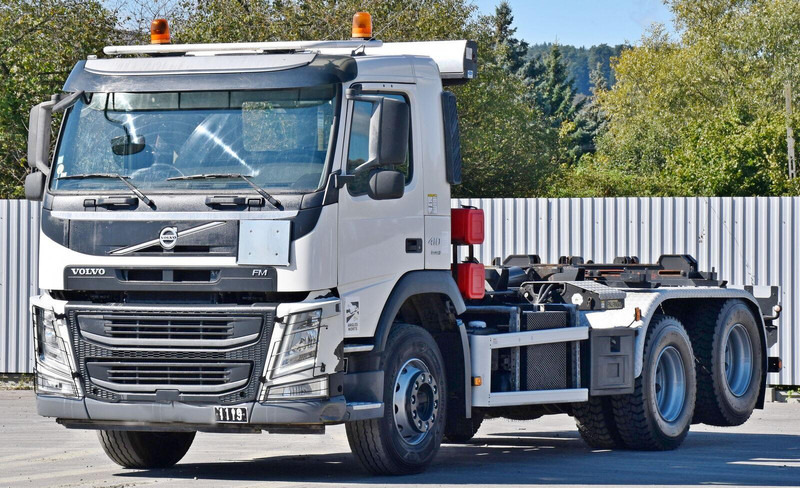 Volvo FM 410 * Abrollkipper * TOPZUSTAND / 6x4 - Kamion sa hidrauličnom kukom: slika 4 Volvo FM 410 * Abrollkipper * TOPZUSTAND / 6x4 - Kamion sa hidrauličnom kukom: slika 4