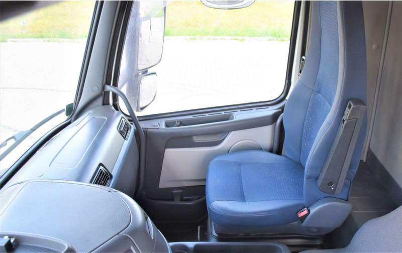 Istovarivač, Kamion sa dizalicom Volvo FM 440: slika 10