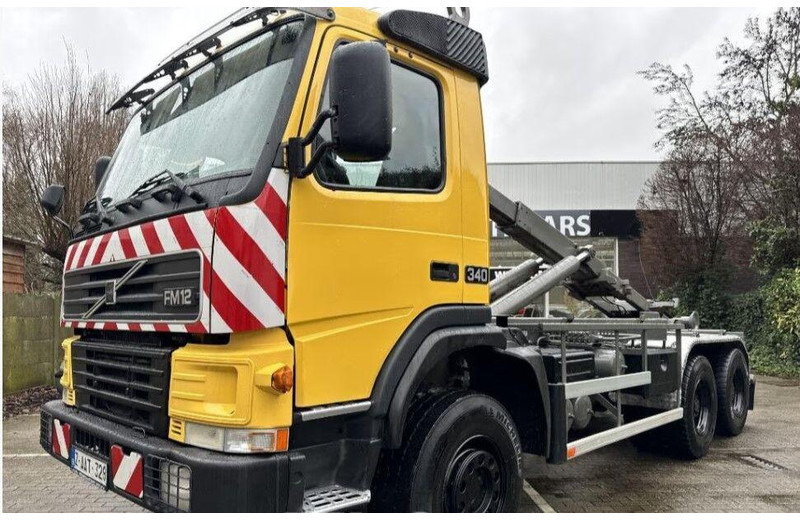 Volvo FM12 6x6 Hook lift - Kamion sa hidrauličnom kukom: slika 1 Volvo FM12 6x6 Hook lift - Kamion sa hidrauličnom kukom: slika 1