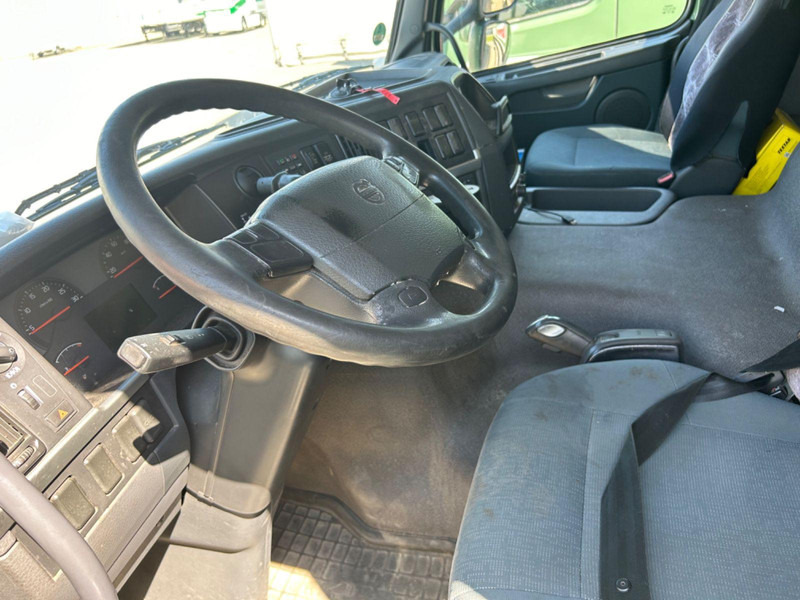 Volvo FM330 Kran Hiab 113K Pro Euro 5+EEV.2x Ger - Kamion sa tovarnim sandukom, Kamion sa dizalicom: slika 5 Volvo FM330 Kran Hiab 113K Pro Euro 5+EEV.2x Ger - Kamion sa tovarnim sandukom, Kamion sa dizalicom: slika 5