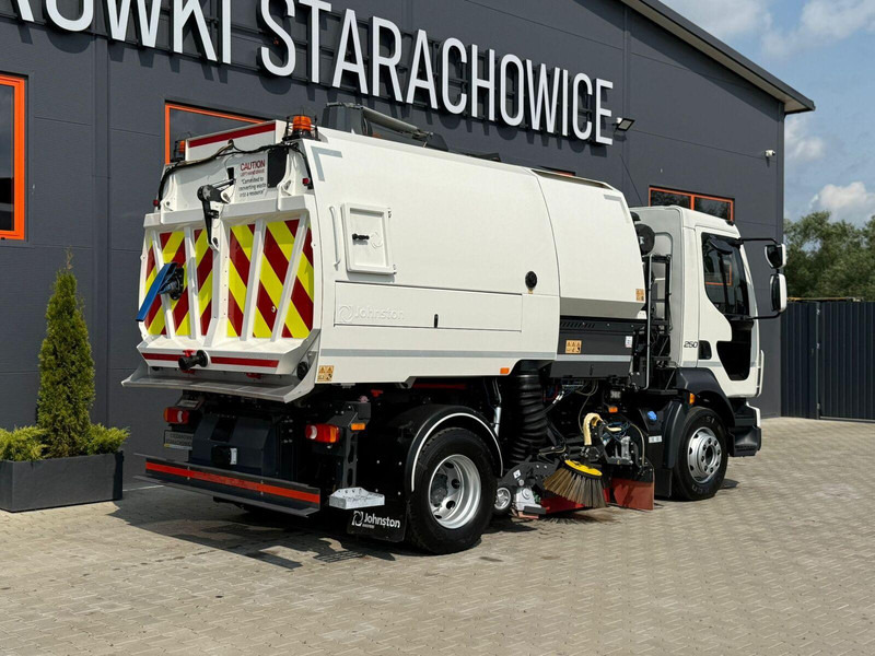 Volvo VOLVO FL 15.250 Euro 6 // zamiatarka dwustronna JOHNSTON VT652 - Autočistilica: slika 4 Volvo VOLVO FL 15.250 Euro 6 // zamiatarka dwustronna JOHNSTON VT652 - Autočistilica: slika 4
