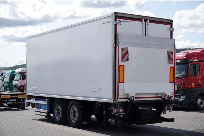 Wielton PRZYCZEPA CHŁODNIA / IGLOOCAR / THERMO KING - FRIGOBLOCK / WINDA - Prikolica hladnjače: slika 4 Wielton PRZYCZEPA CHŁODNIA / IGLOOCAR / THERMO KING - FRIGOBLOCK / WINDA - Prikolica hladnjače: slika 4