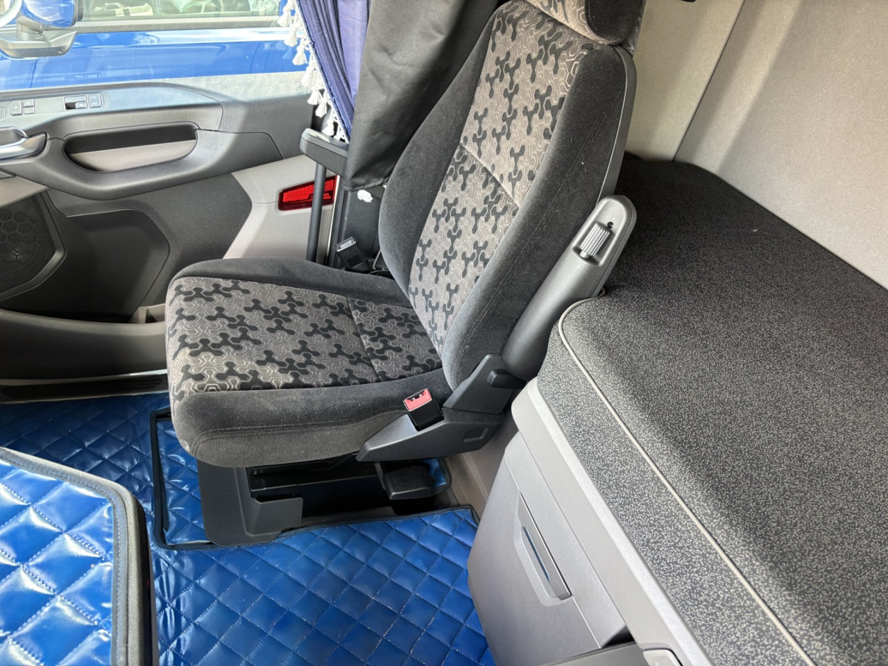 SCANIA S 500 A4x2NB - Tegljač: slika 4 SCANIA S 500 A4x2NB - Tegljač: slika 4