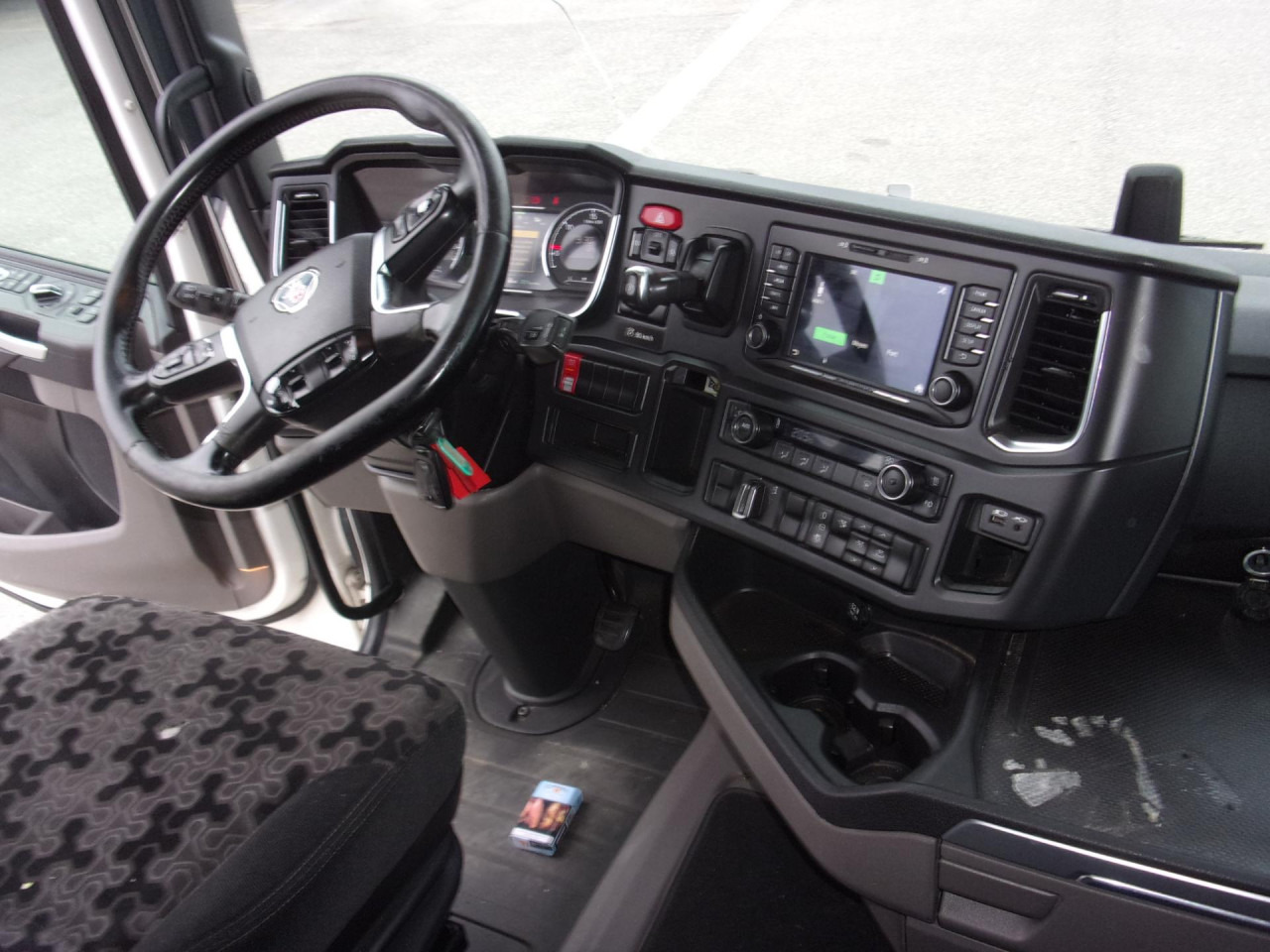 SCANIA R 410 A4x2NA - Tegljač: slika 4 SCANIA R 410 A4x2NA - Tegljač: slika 4