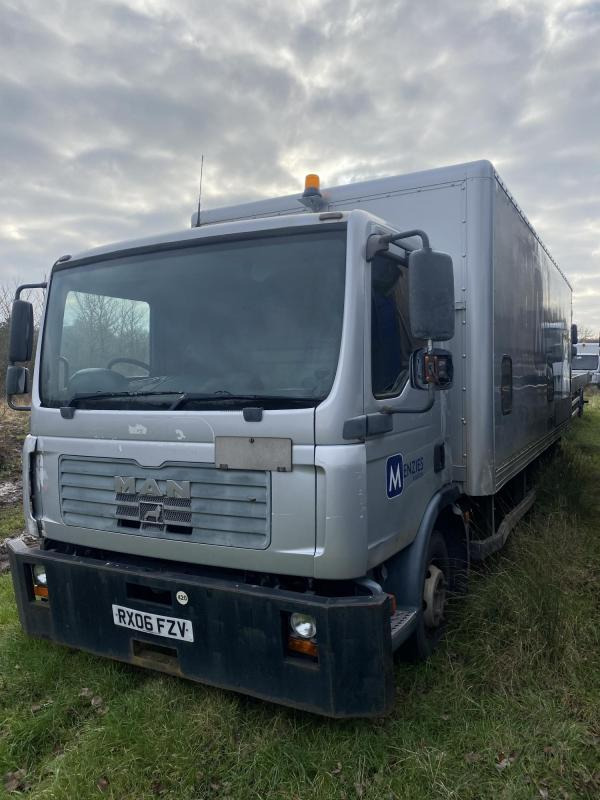 MAN 12 Ton Boxvan - Kamion sa zatvorenim sandukom: slika 4 MAN 12 Ton Boxvan - Kamion sa zatvorenim sandukom: slika 4