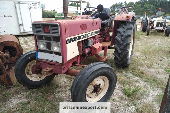 INTERNATIONAL 433 SA Farm Tractor | 2.5L Diesel | 4x2 | Brand New Tyres - Traktor: slika 1 INTERNATIONAL 433 SA Farm Tractor | 2.5L Diesel | 4x2 | Brand New Tyres - Traktor: slika 1